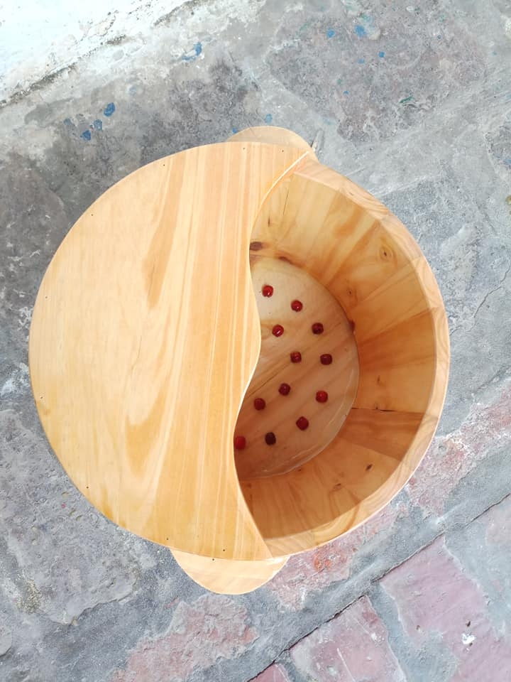 Chậu gỗ ngâm chân có nắp có đặc điểm gì?