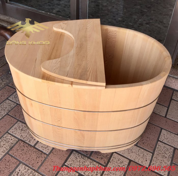 bồn tắm gỗ tròn