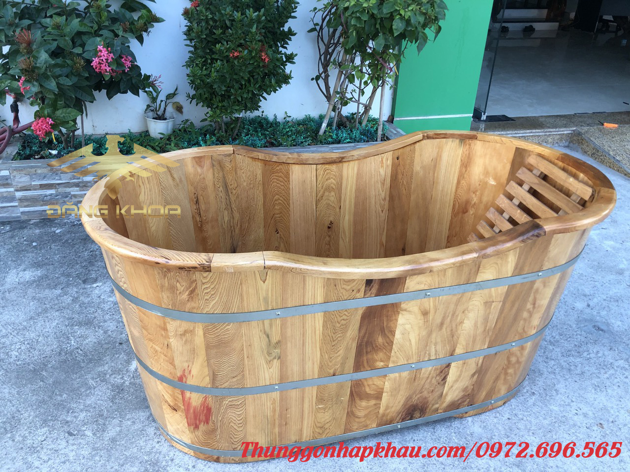 bồn tắm gỗ
