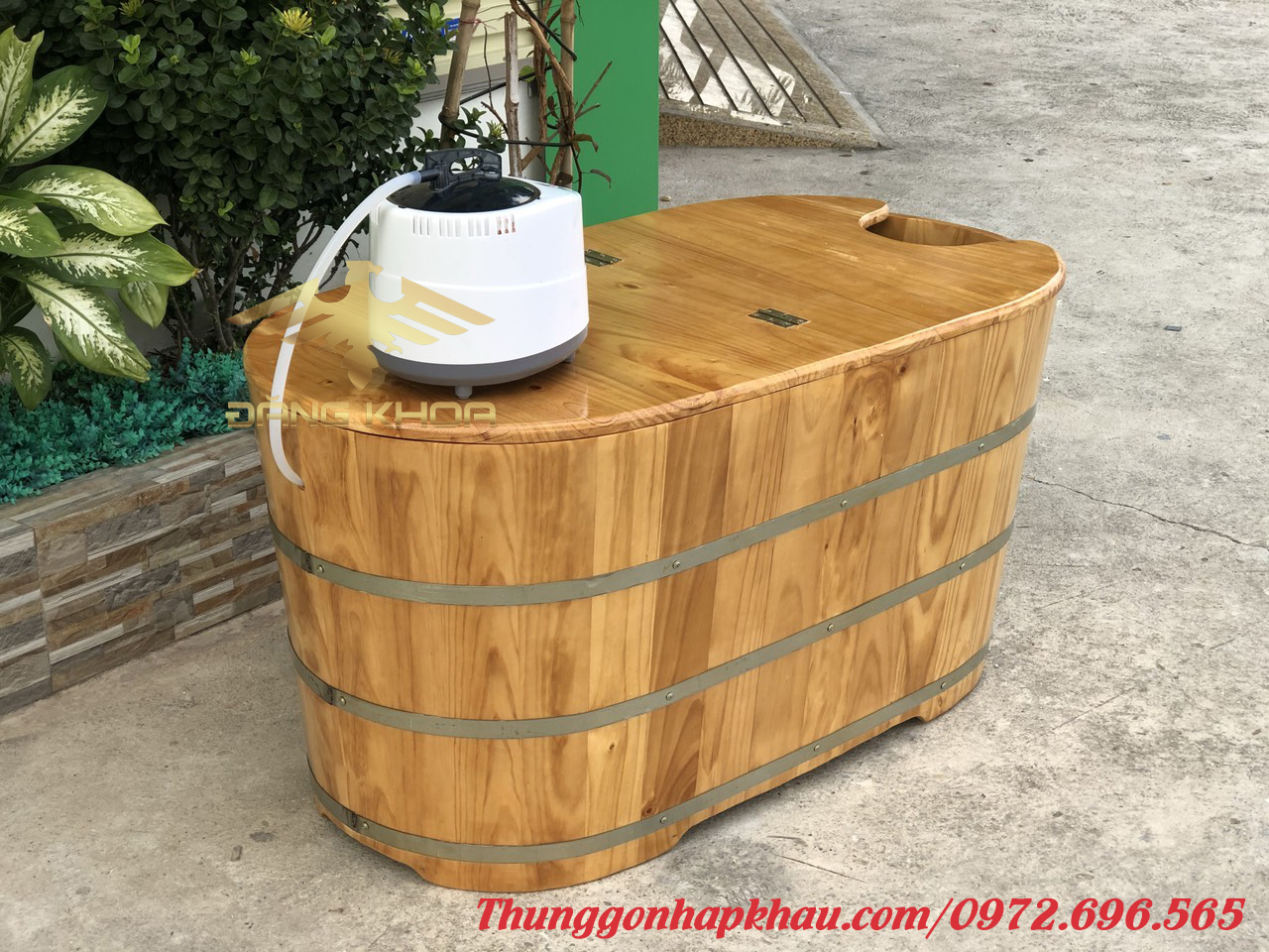 Bồn tắm gỗ